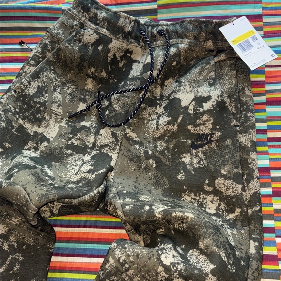 Nike tech fleece Black and Gray Camouflage Joggers size small slim fit nwt - Picture 2 of 16